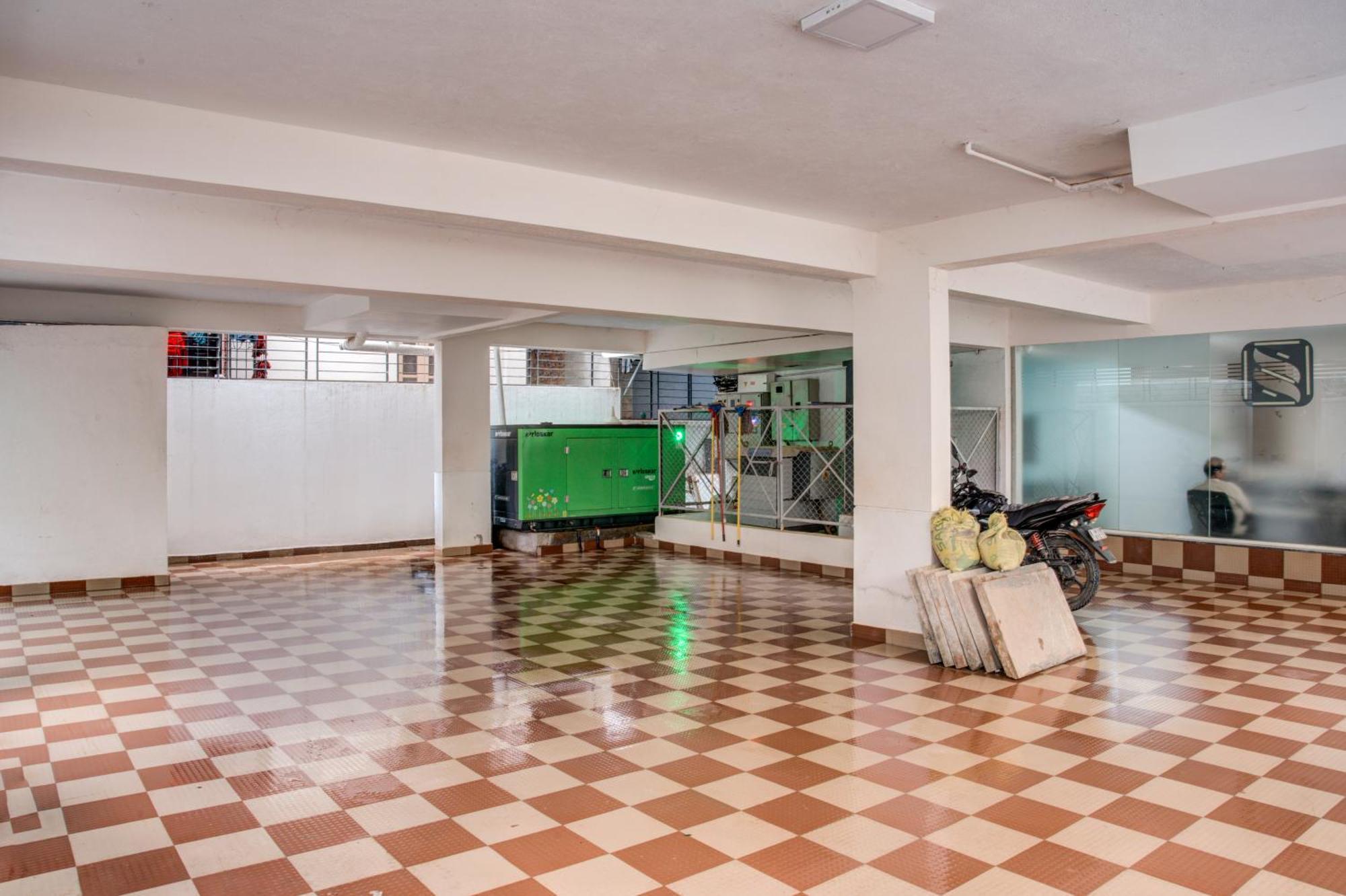 Hotel Sterling Inn Bangalore International Airport Yelahanka Exterior photo